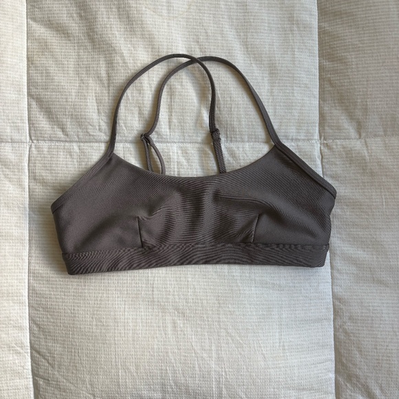 Alo Airlift Intrigue Bra Olive Tree - Picture 2 of 3